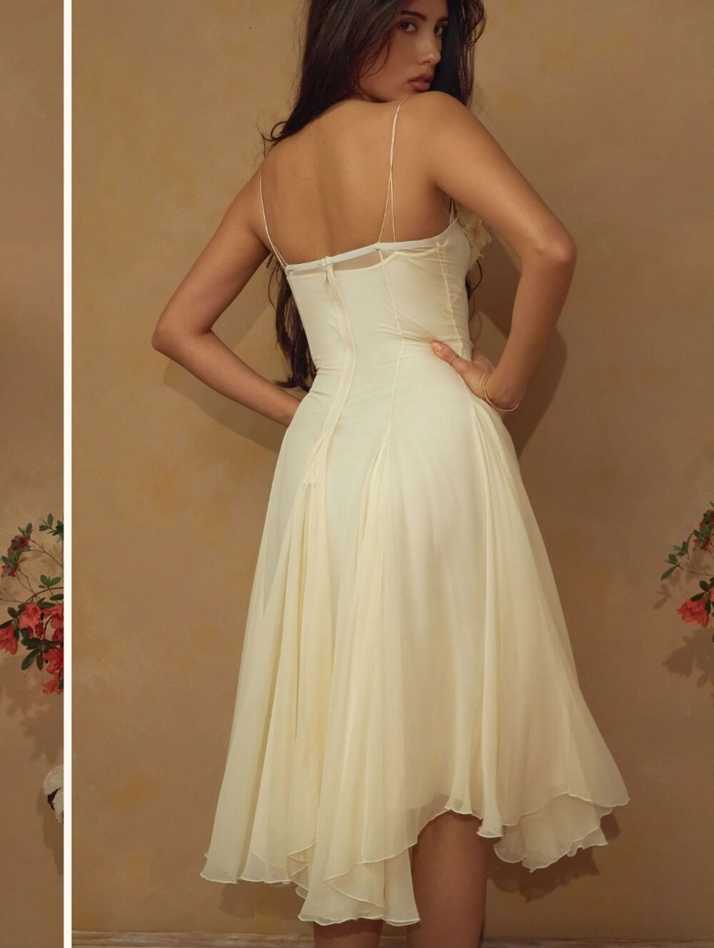 Mirror Palais Valentina Dress in Butter- M - Picture 15 of 16